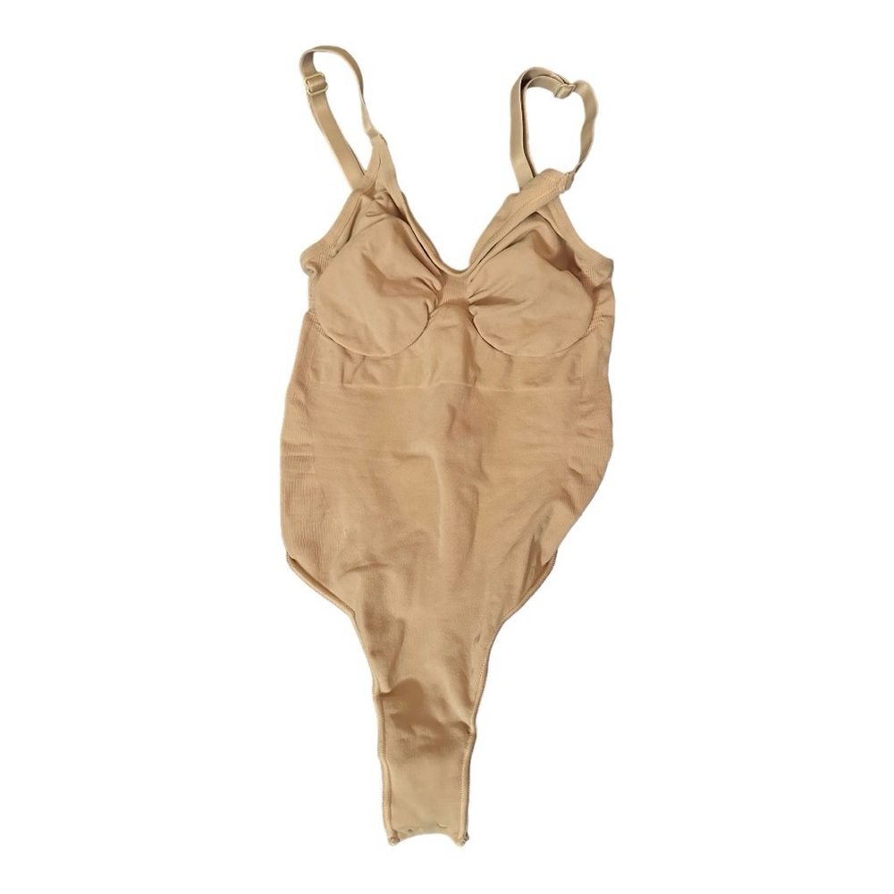 SKIMS SCULPTING THONG BODYSUIT